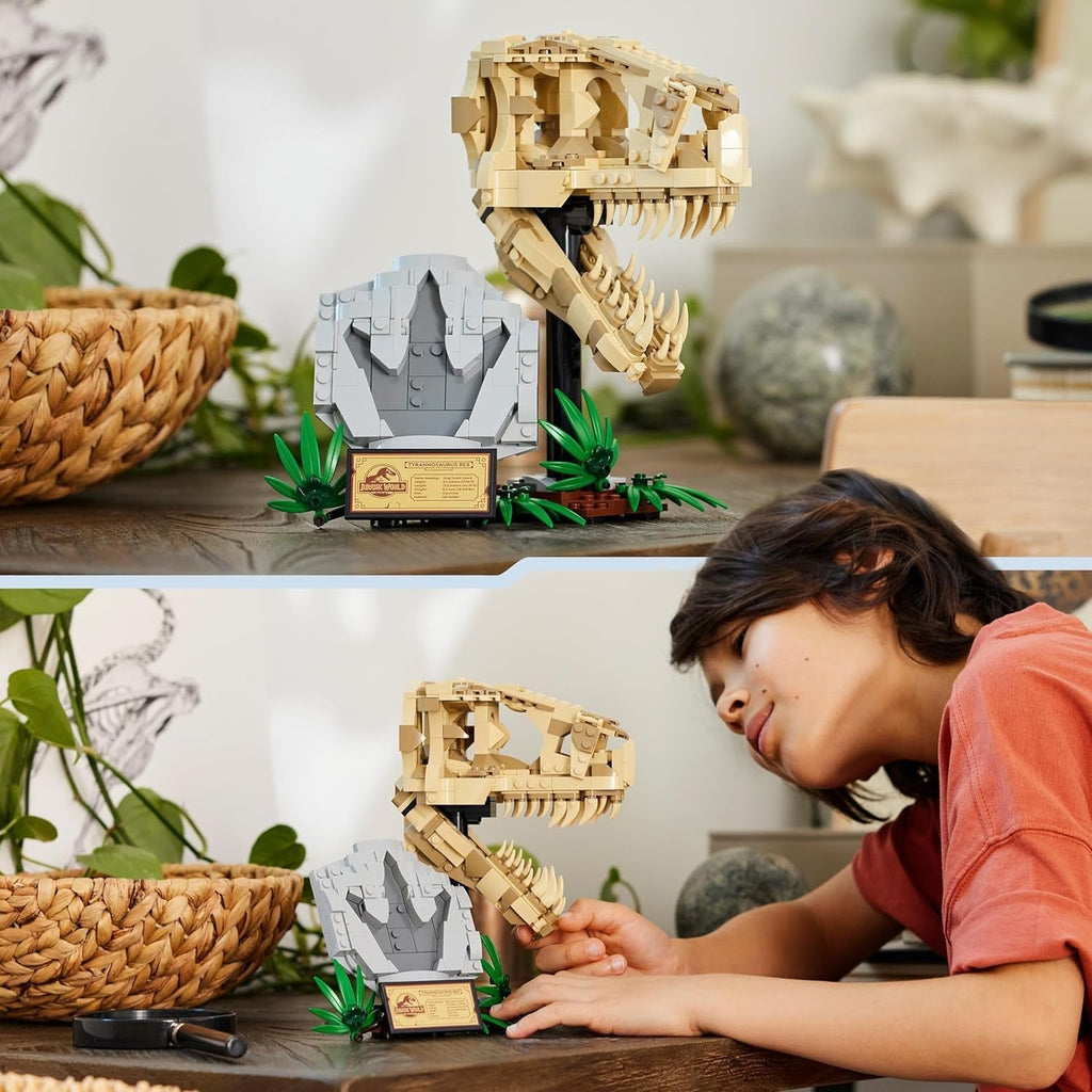 LEGO Jurassic World Dinosaur Fossils: T. Rex Head, jucărie dinozaur de construit, decor dinozaur pentru camera copiilor, craniu T-Rex schelet cu amprentă, cadou pentru băieți și fete 76964 Seturi de constructie Besuche den LEGO-Store
