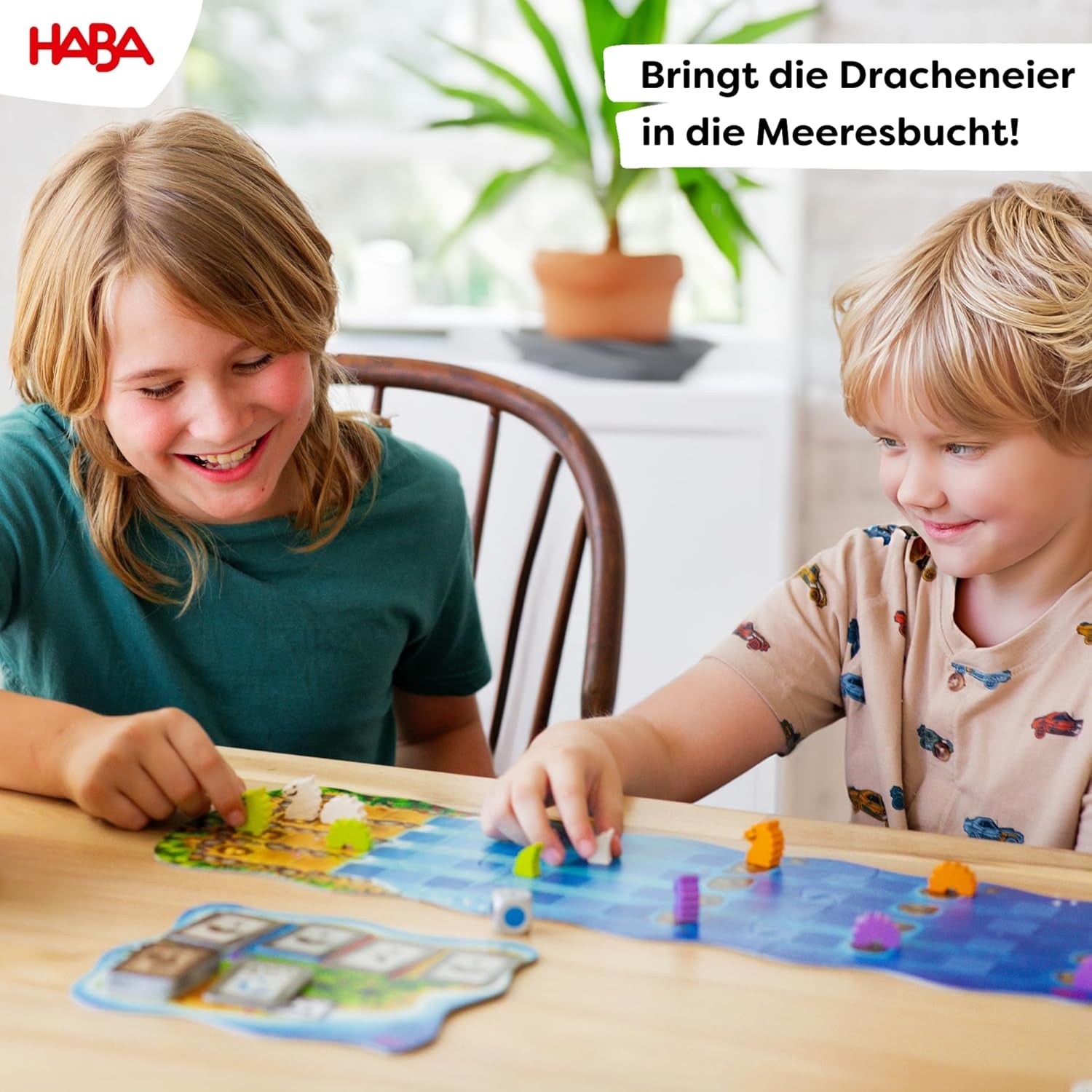 HABA Water Dragons - Gioco di dadi e strategia per bambini 5+ - Emozionante gioco da tavolo con draghi e figure in legno - Gioco per famiglie per 2-4 giocatori - 1307133001