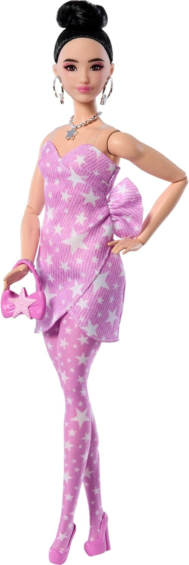 Barbie Deluxe Style-Puppe Nr. 12 in rosa bauchfreiem Denim-Oberteil mit ausgestellten Jeans mit aufgedruckten Rosen, gewellte braune Haare, Zubehörteile wie Rosen-Handtasche und Schmuck,JJN72