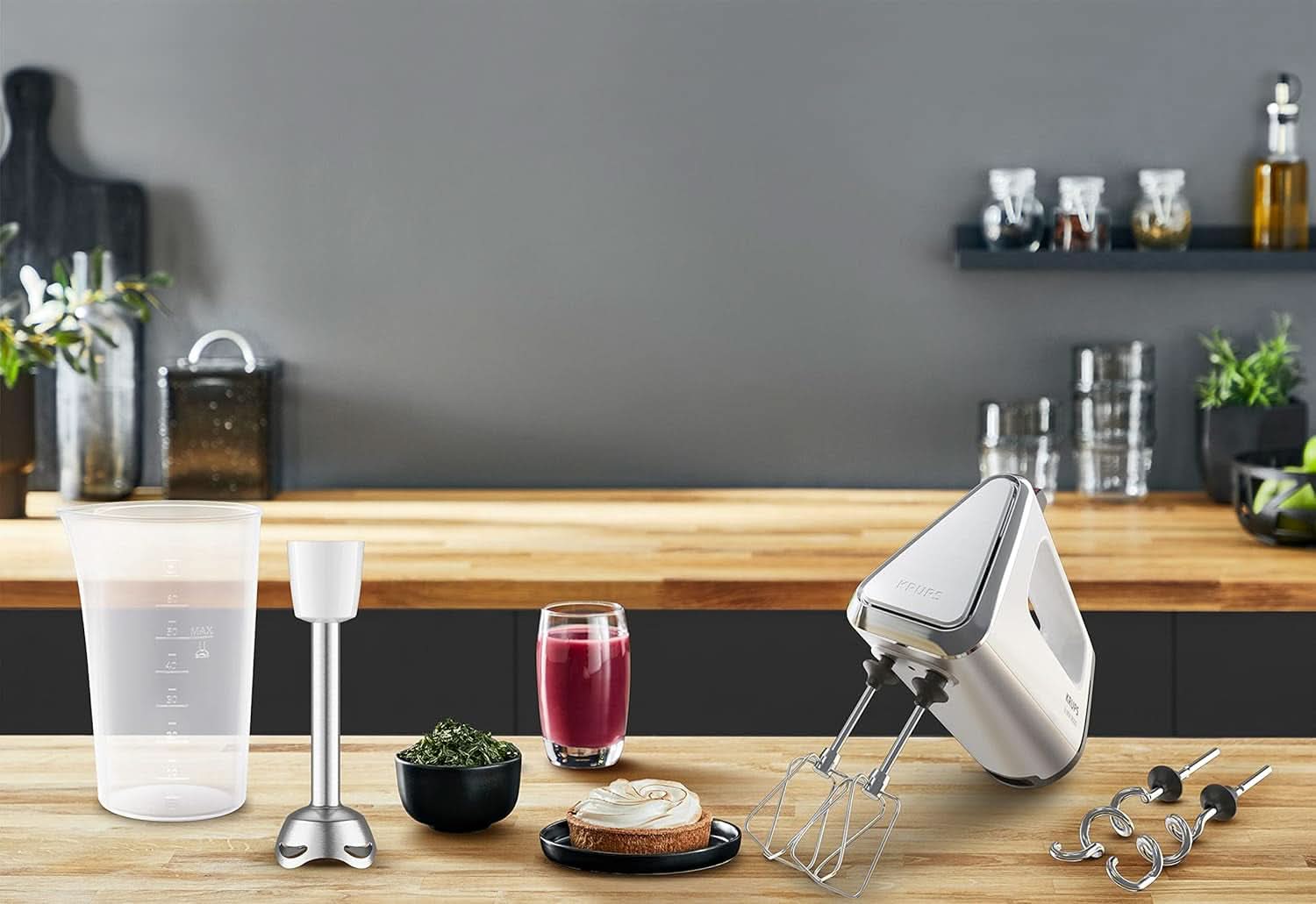 Krups GN9121 3 Mix 9000 Handmixer | 750 Watt | Geschwindigkeitsregler | Turbomodus | Auswurffunktion | Ergonomischer Griff | Inkl. Schneebesen, Knethaken, Pürierstab-Aufsatz, Messbecher | Weiß/Silber Naty Shop