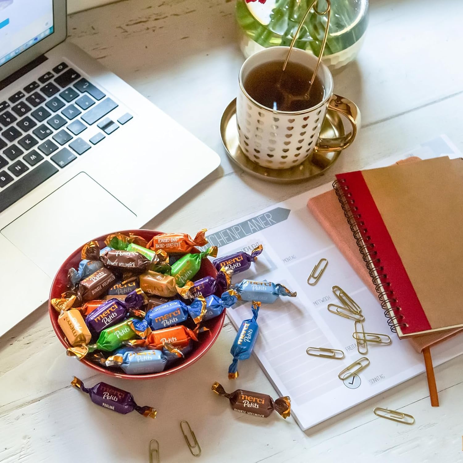 Merci Petits Coffee Cream - 12 x 125g - Piccole Praline di Cioccolato Bianco su Finissimo Cioccolato con Crema al Caffè - Praline di Cioccolato Confezionate Singolarmente