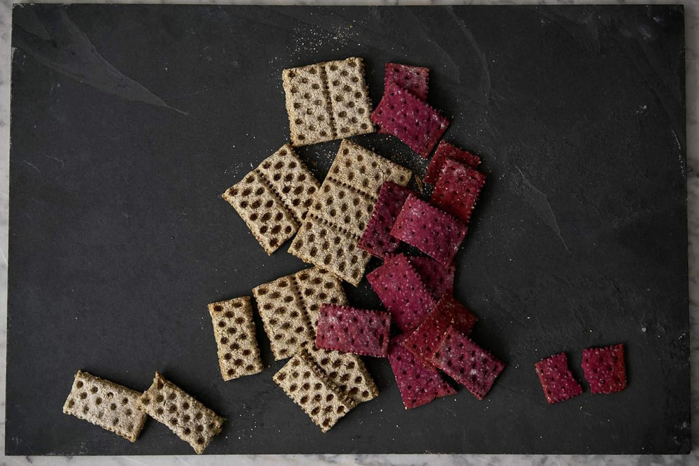 Betty Bossi Cracker Roller, il gadget da cucina ideale per preparare Knäckebrot e Crackern für raffiniertes Fingerfood. Teigschneider mit tollen Rezeptideen.