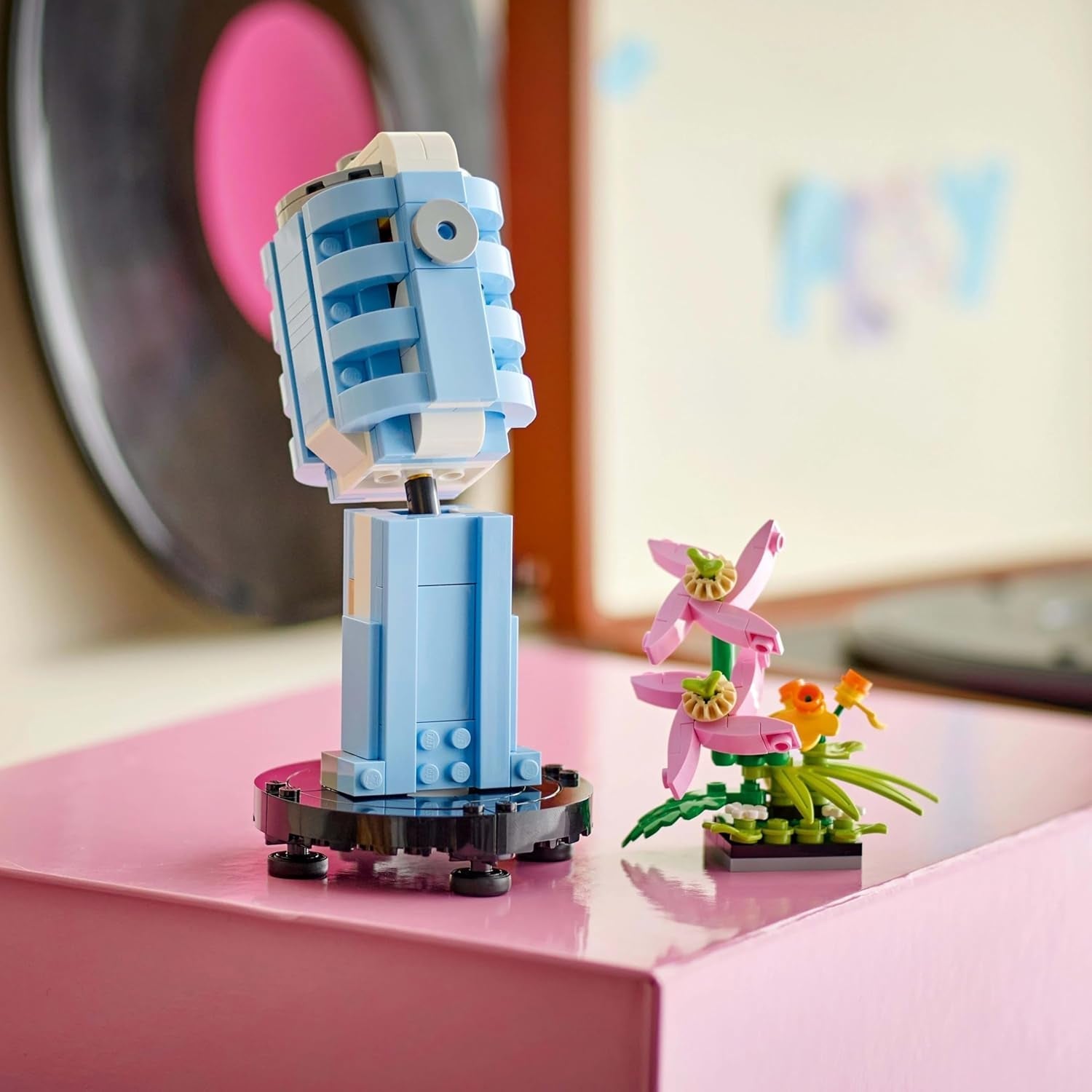 Lettore di dischi LEGO Creator 3In1 con fiori - giocattolo trasformabile in radio o microfono - giocattoli musicali per bambini - idea regalo creativa per ragazze e ragazzi a partire da 8 anni 31172 Set da costruzione Besuche den LEGO-Store