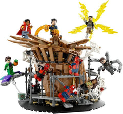 LEGO 76261 Marvel Spider-Man's Big Showdown, Spider-Man: No Way Home set con 3 minifigure Peter Parker più Green Goblin, Electro, Sandman, Ned, Doctor Strange e MJ, modello da collezione Set di costruzione Besuche den LEGO-Store