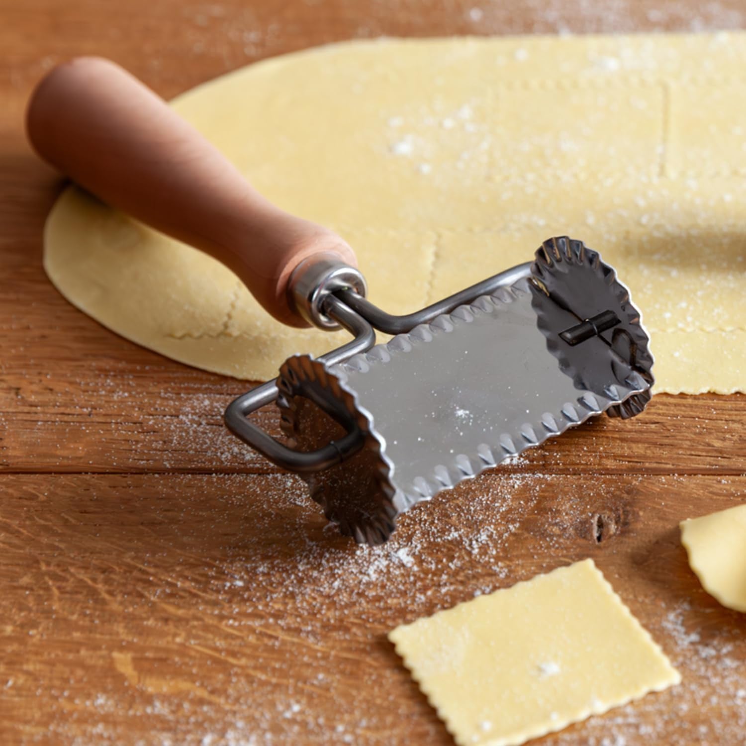 Formă de biscuiți pătrată MARCATO, zimțată, instrument pentru tort, oțel, 6 cm, tăiere precisă, robustă și durabilă