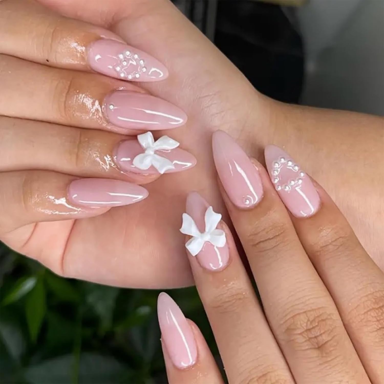 24 de bucăți de unghii franțuzești presă, albe, în formă de migdală, cu funde și perle, unghii artificiale pentru lipit, vârfuri de unghii false, unghii cu sclipici