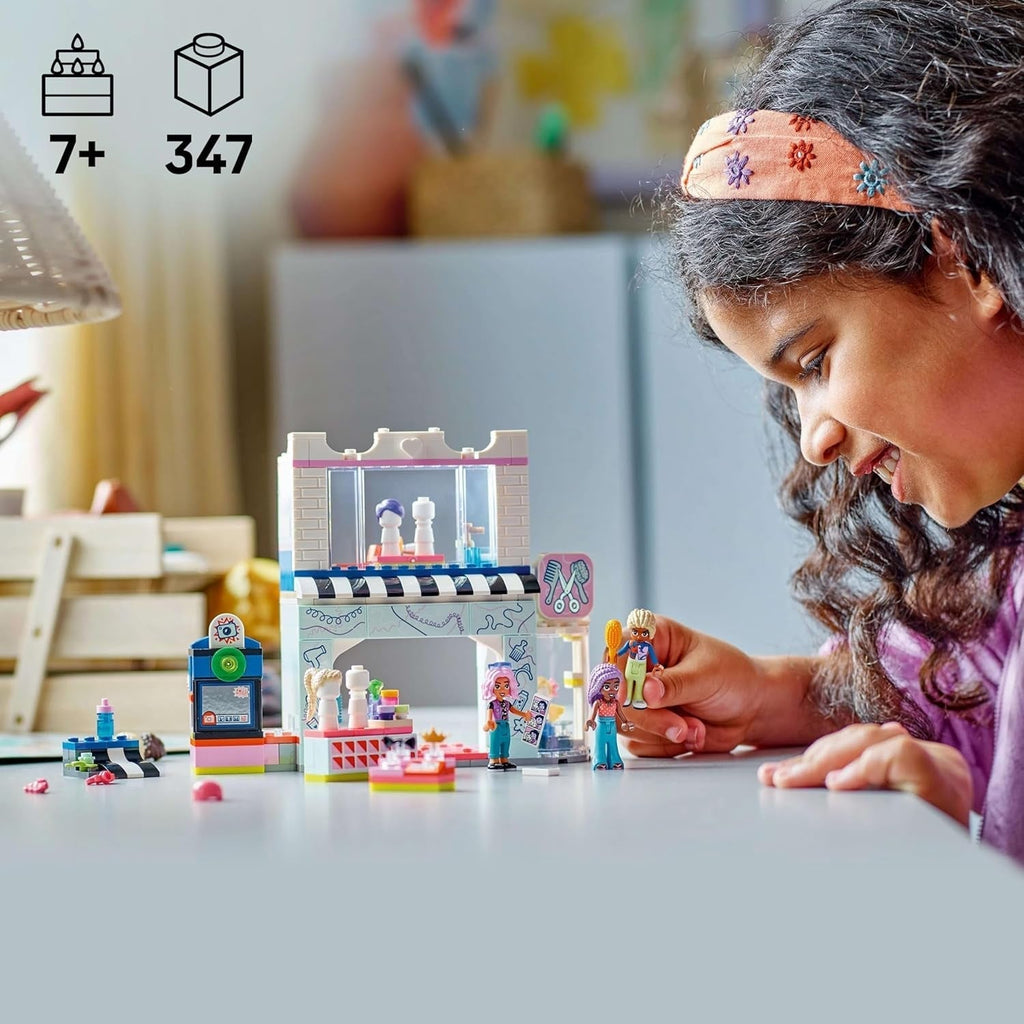 Salon de coafură LEGO Friends, set de construit și jucat pentru jocuri de rol creative, jucărie de construit, cadou pentru fete cu vârsta de peste 7 ani, 3 minifigurine de personaje pentru jocuri de rol 42662 Seturi de constructie Besuche den LEGO-Store