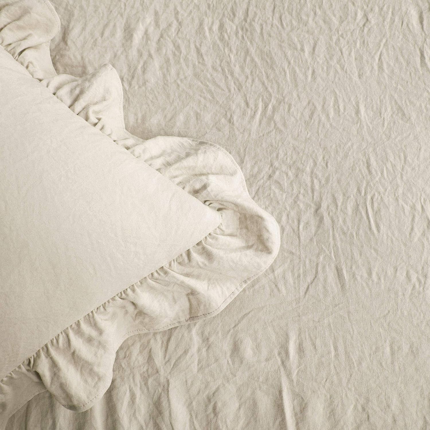 Set de cuvertură de pat Lush Decor cu fustă Ruffle, 3 piese, set de lenjerie de pat Farmhouse de lux, elegant, fermecător detaliu Ruffle, stil atemporal și design clasic, moale și ușor, dimensiune King, Paturi si Cuverturi Lush Decor