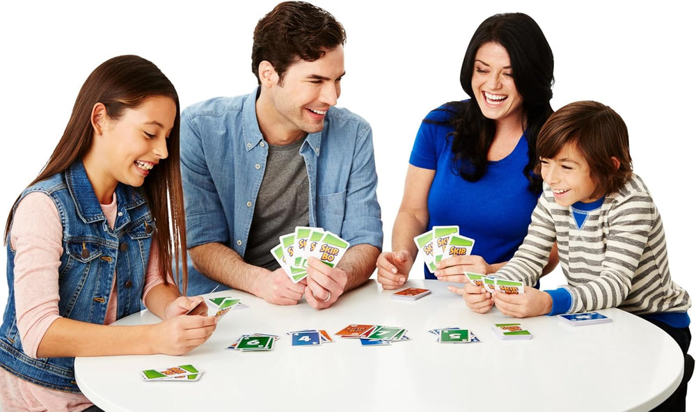 Mattel Games Skip-BO, Gioco di carte per famiglie, Perfetto come gioco per bambini, Gioco da viaggio o Gioco per adulti, Gioco da tavolo, per 2-6 giocatori, dai 7 anni in su, 52370