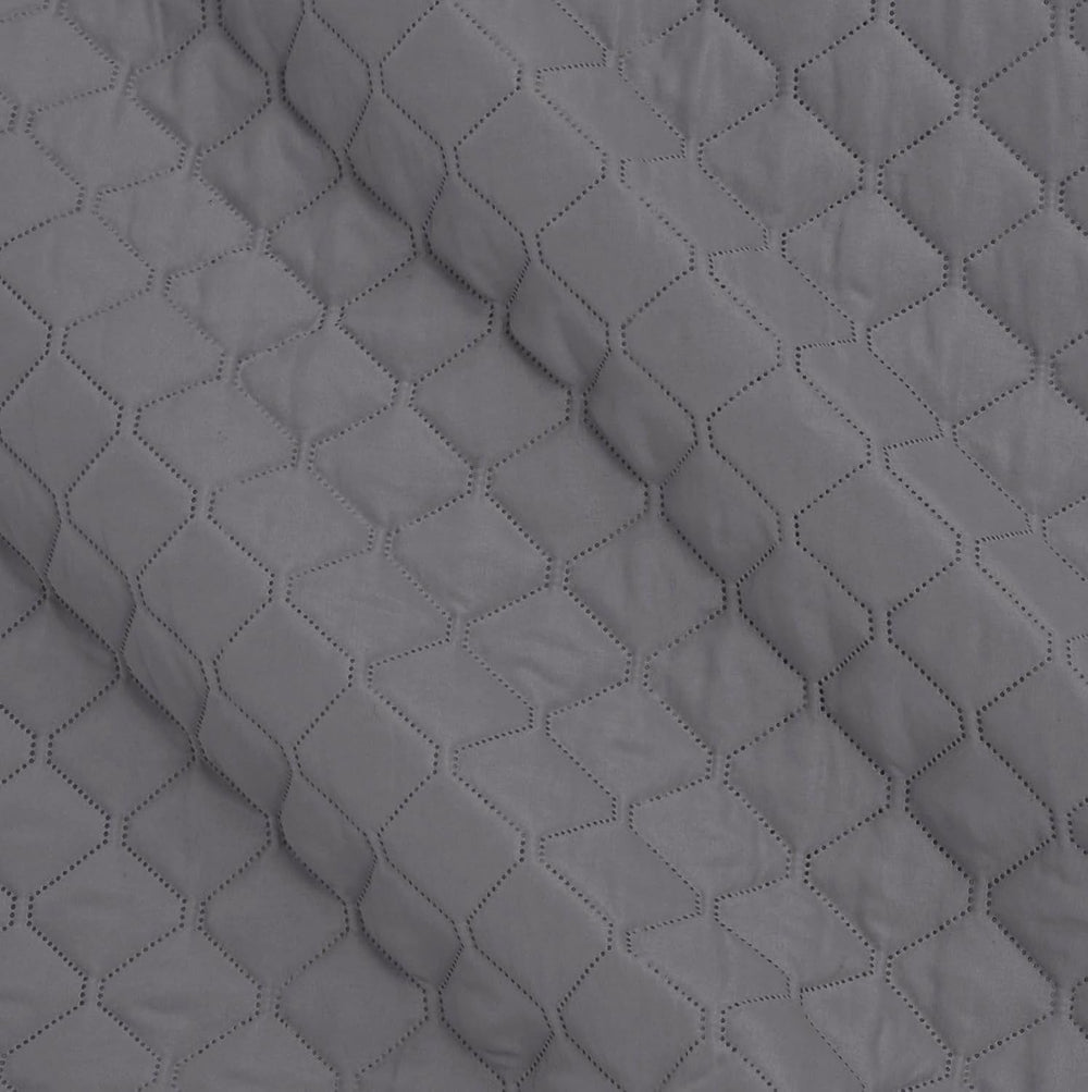 Piumino oversize Amazon Basics con rilievo, 170 X 210 cm, motivo a rombi grigio scuro Letti e coperte Richiedi il negozio Amazon Basics