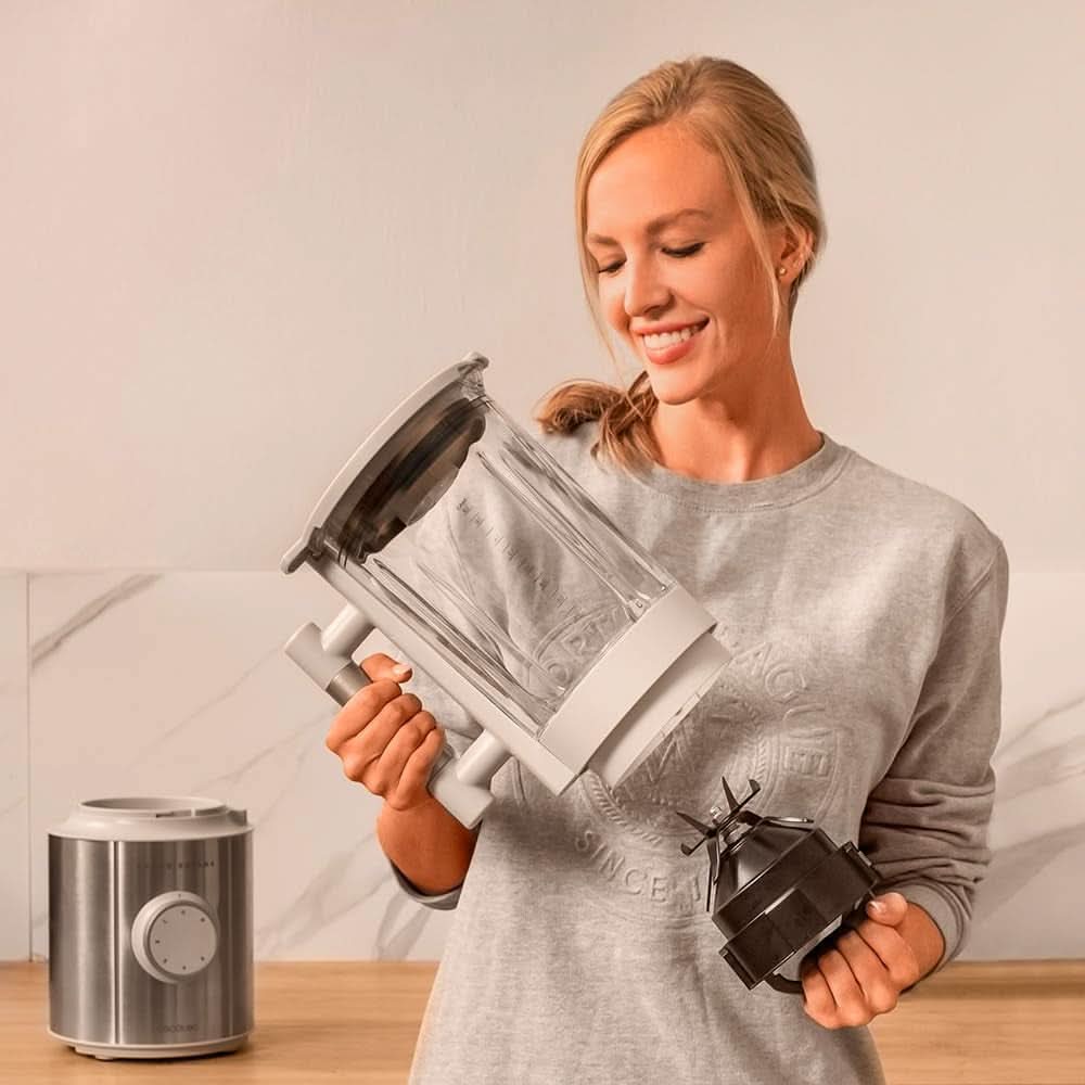 Cecotec Robot da cucina Grand Katana 2700MAX Total Destroy W. Maximalleistung 2700W, Gegenläufige Technologie, 8-Klingen-Messer Mit Schwarzer Titanbeschichtung, Thermoresistenter Krug 1.8L Mother and Child Naty Shop