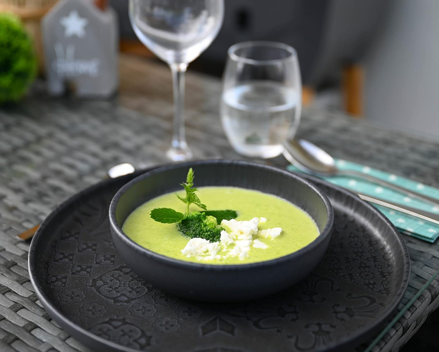 MÄSER 934064 Serie Tiles Modernes Vintage Geschirr Set Für 2 Personen in Maurischem Design Mit Mattglasur, 8-Teiliges Tafelservice Mit Tellern und Schalen Aus Hochwertiger Keramik, Steinzeug, Schwarz Set di stoviglie Naty Shop