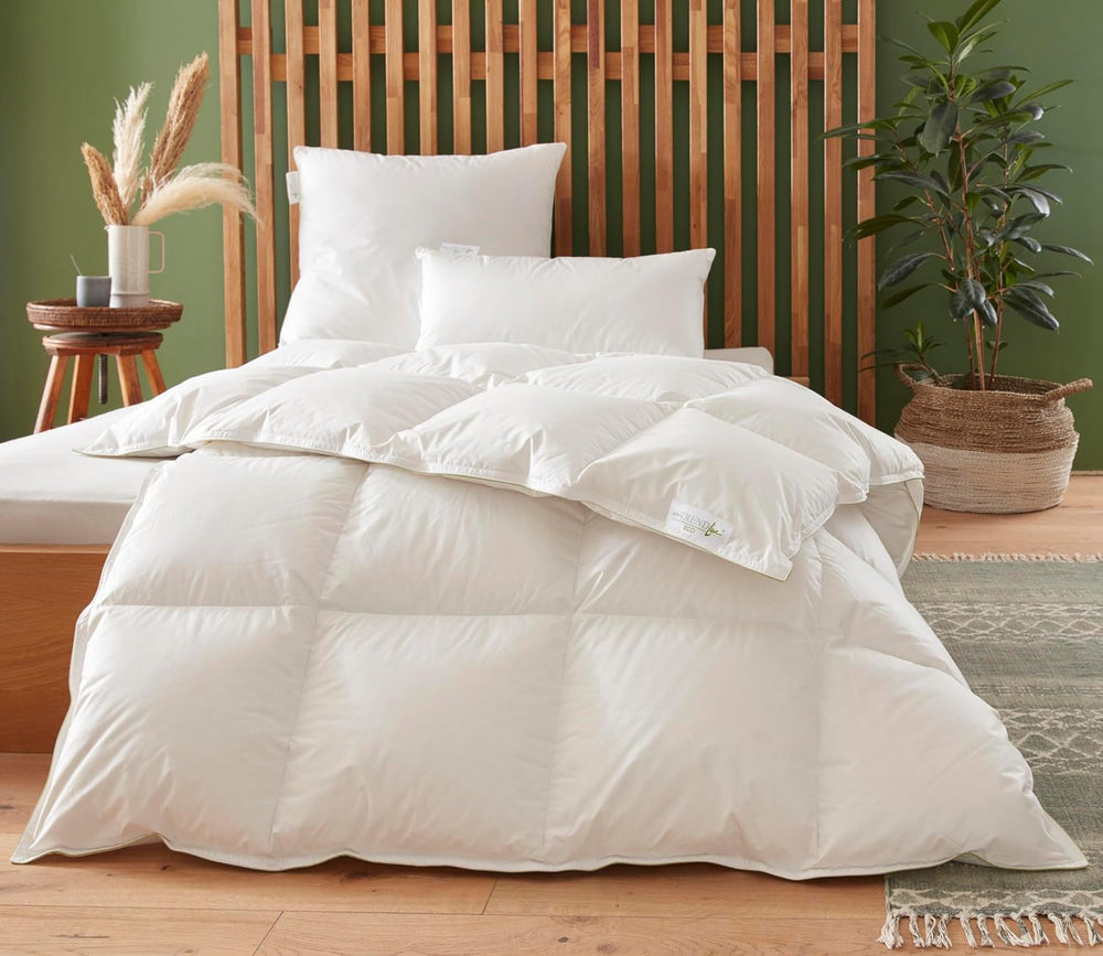 Badenia Trendline Piumino ecologico caldo con 90% piumino e 10% piume classe I, 135 X 200 cm, bianco, certificato Oeko-Tex, prodotto secondo lo standard di qualità tedesco Piumini e trapunte Naty Shop 135 X 200 cm Calda coperta invernale