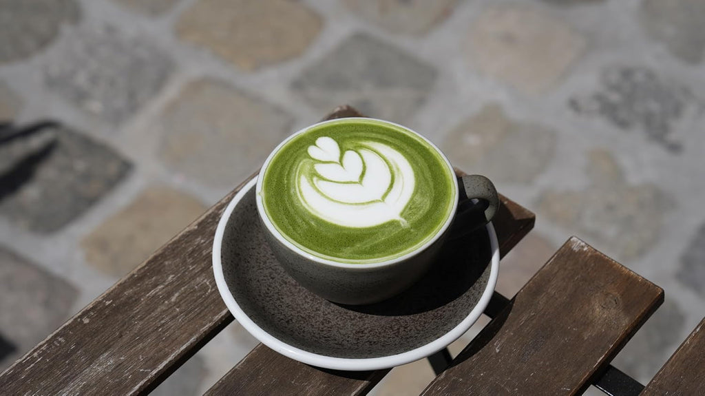 Matcha de calitate ceremonială din Japonia – pudră de matcha 100% naturală, măcinată manual din prima recoltă, ceai verde japonez original în cutie de 40 g – calitate pură și tradițională