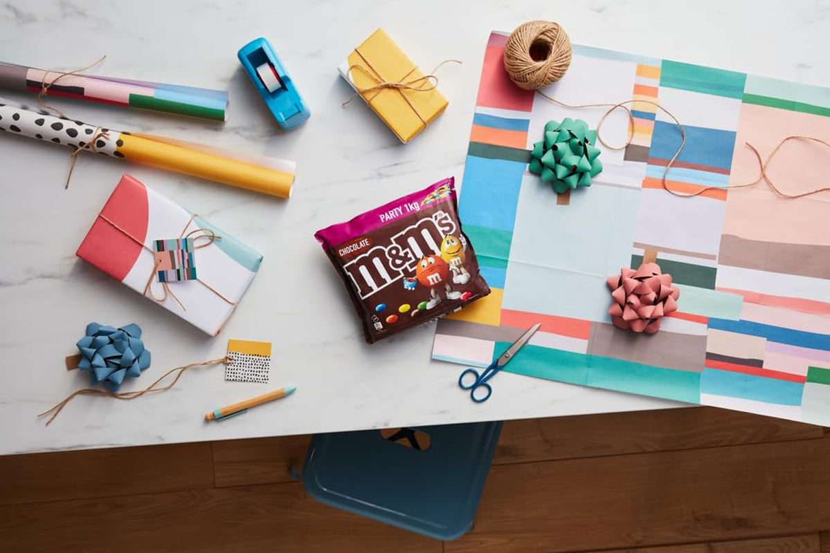 Confezione grande di M&M's al cioccolato, lenticchie croccanti al cioccolato con glassa di zucchero colorata, party mix, 1 x 800 g, caramelle a tema football americano