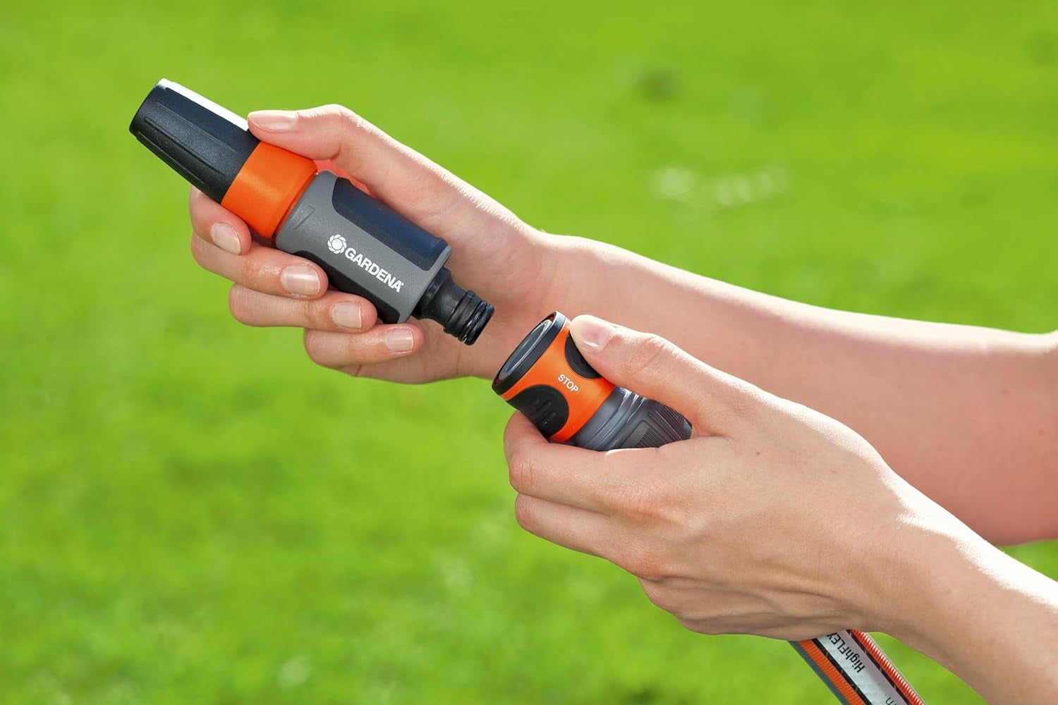 Set de pulverizare Gardena pentru furtunuri de 13 mm (1/2 inch) și 15 mm (5/8 inch): Set de pulverizare de curățare cu Aquastop pentru schimbarea rapidă a conexiunilor (18288-20)