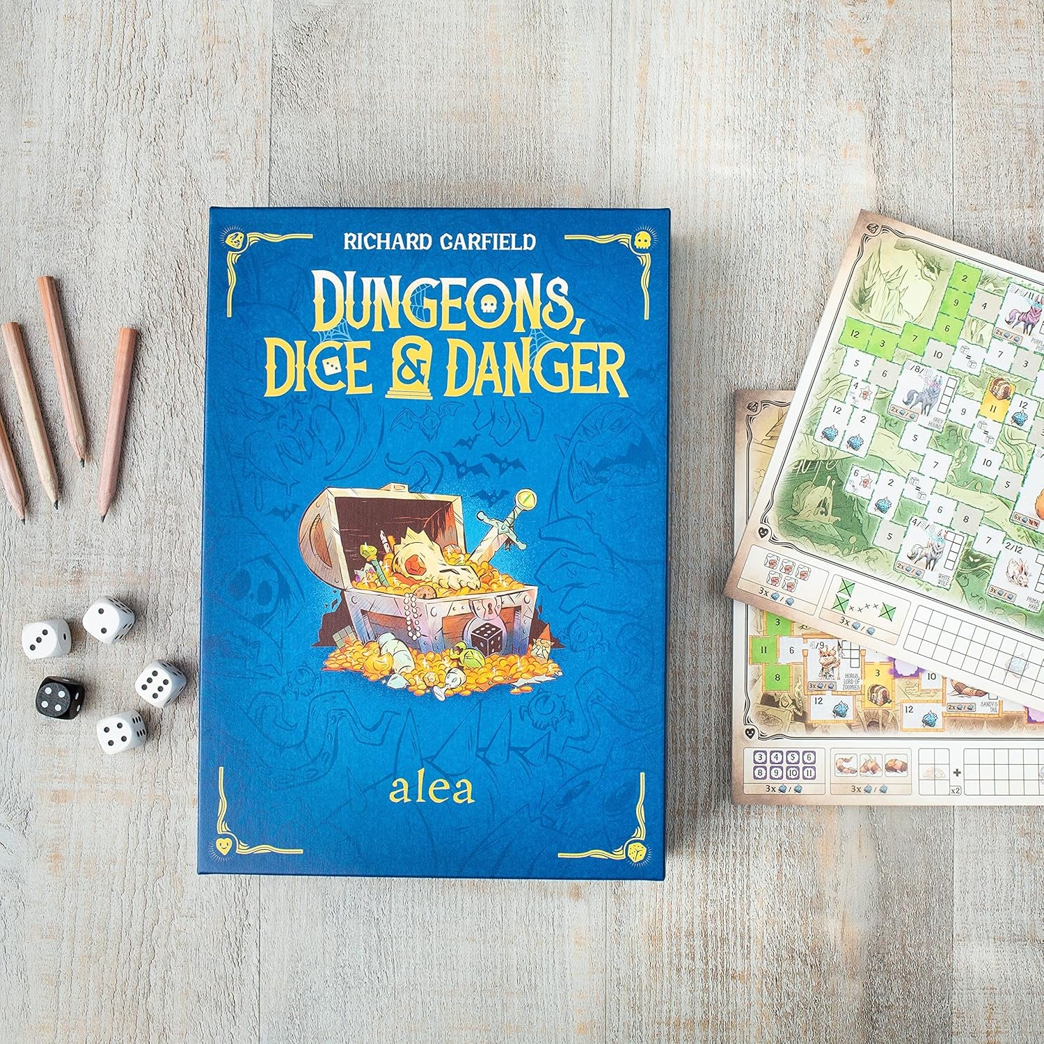 Ravensburger 27270 - Dungeons, Dadi e Pericolo, Gioco di strategia Alea, Gioco di dadi per adulti, Gioco di lancio e scrittura per bambini dai 12 anni in su