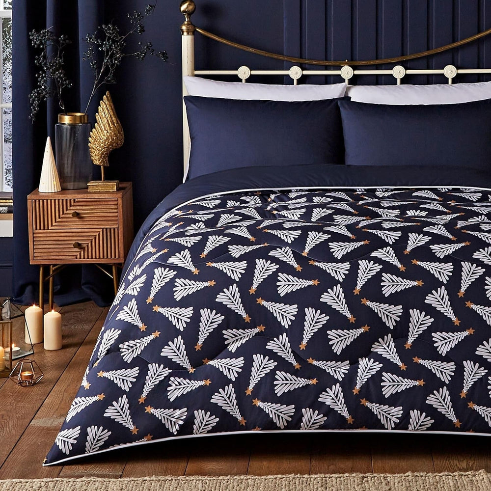 Night Lark accogliente coperta in pile Sherpa, classico tartan rosso, 9 Tog, lussuosa, soffice, spessa e reversibile, perfetta per divano, letto, divano. Anallergico, lavabile in lavatrice, Dimensioni: Letti e Coperte Night Lark Festive Trees King Size