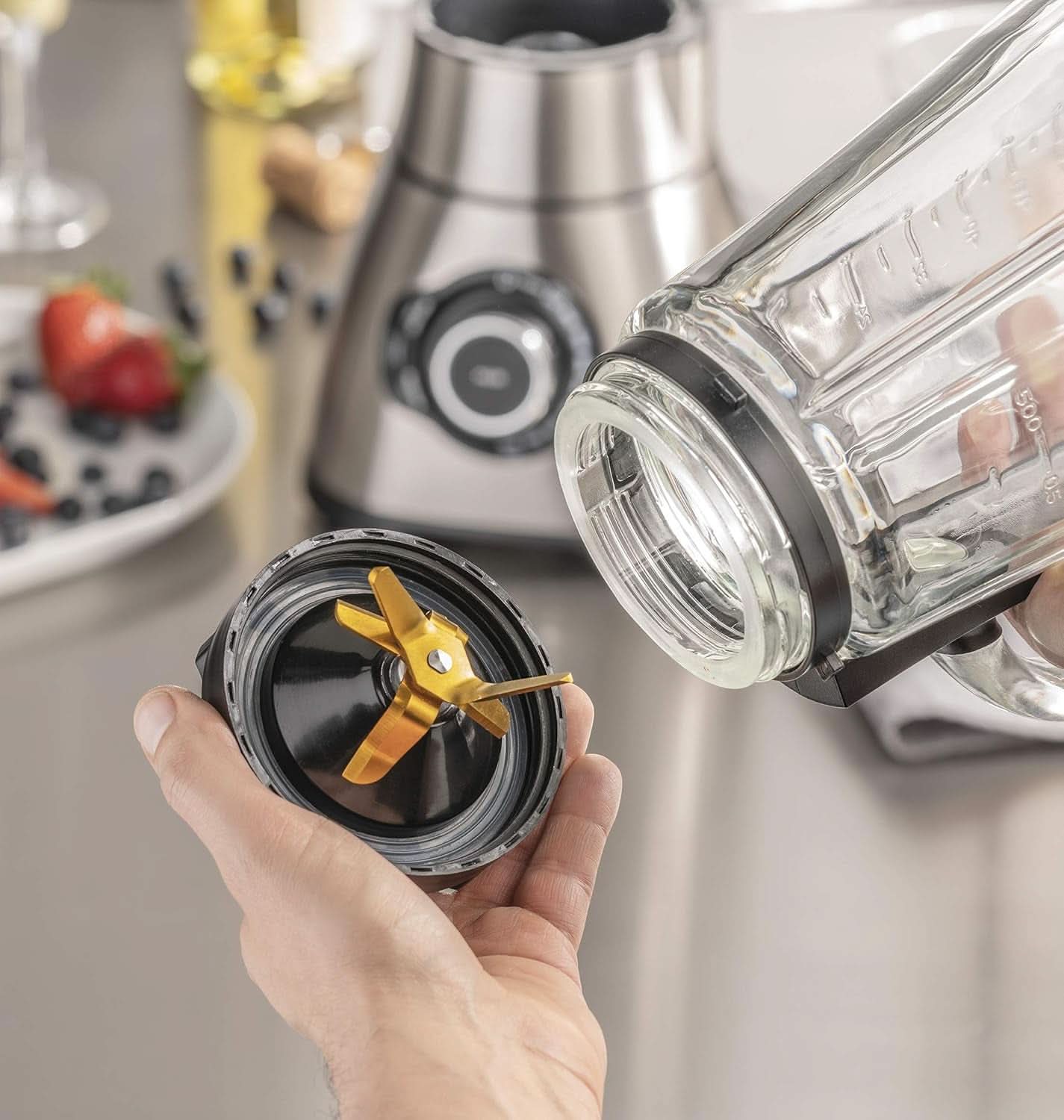 CASO B 1800 Powerblender-Set - Robot da cucina, 28.000 giri/min, bicchiere di vetro 1,75 L, incl. Trinkflasche Und Zerkleiner, Mixer Testsieger Mit Sehr Gut, Edelstahl Naty Shop