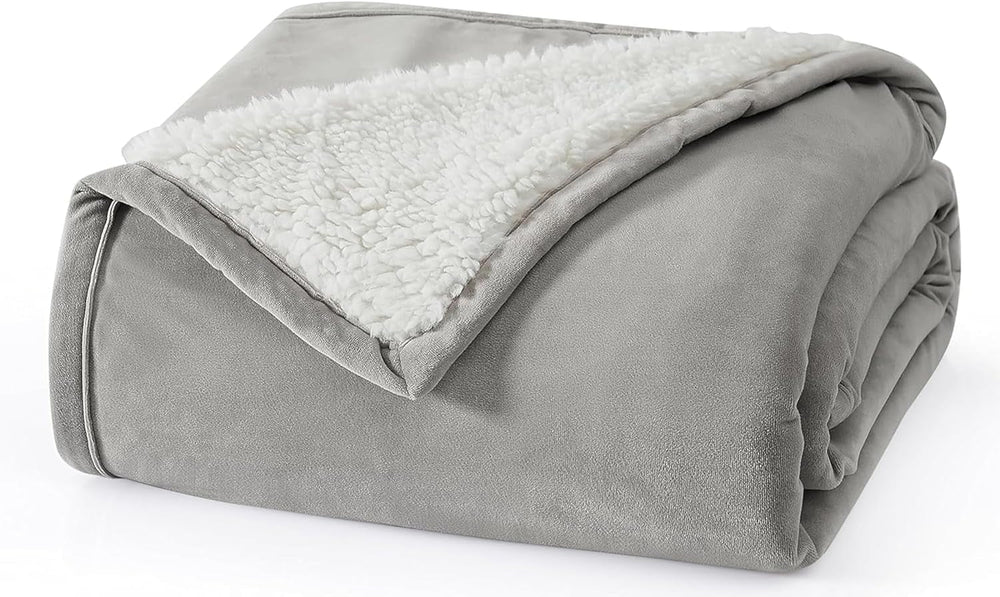 UGG 01465 Bliss Sherpa Coperta da tiro Completamente reversibile per divano o letto Lavabile in lavatrice Facile da pulire Coperte di lusso di grandi dimensioni in morbido peluche 178 x 127 cm Seal Naty Shop Piumini e trapunte