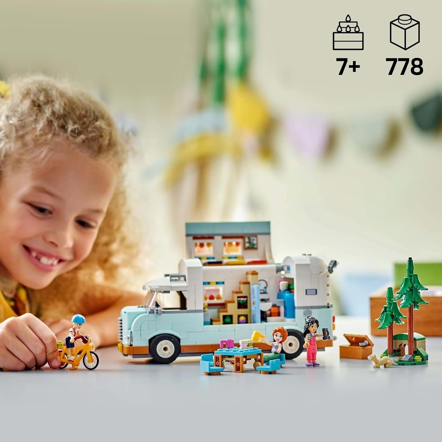 Carovana LEGO Friends, set da costruzione di gioco di ruolo con roulotte giocattolo, regalo per ragazze dai 7 anni in su, set di gioco creativo con 3 minifigure e figura dell'animale furetto 42663 Set da costruzione Besuche den LEGO-Store