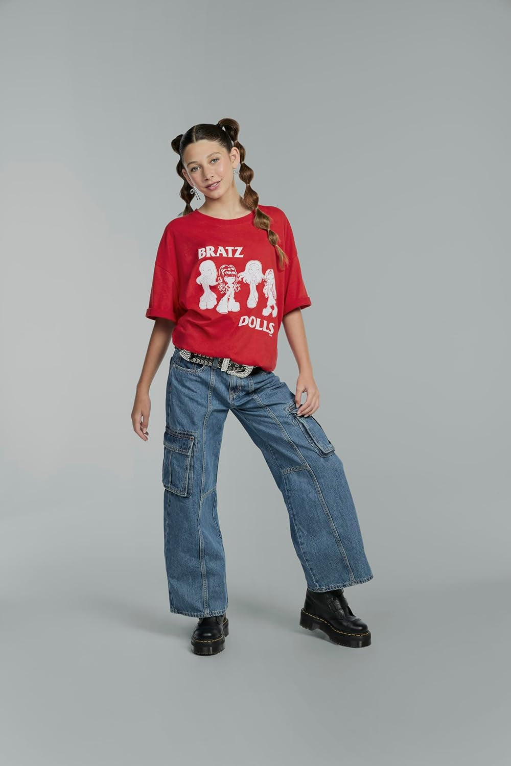 Bratz Stylin' Jade - Modepuppe mit T-Shirt um Gestalten für Dich, Inklusive Accessoires, Niedliches Spielzeug für Mädchen
