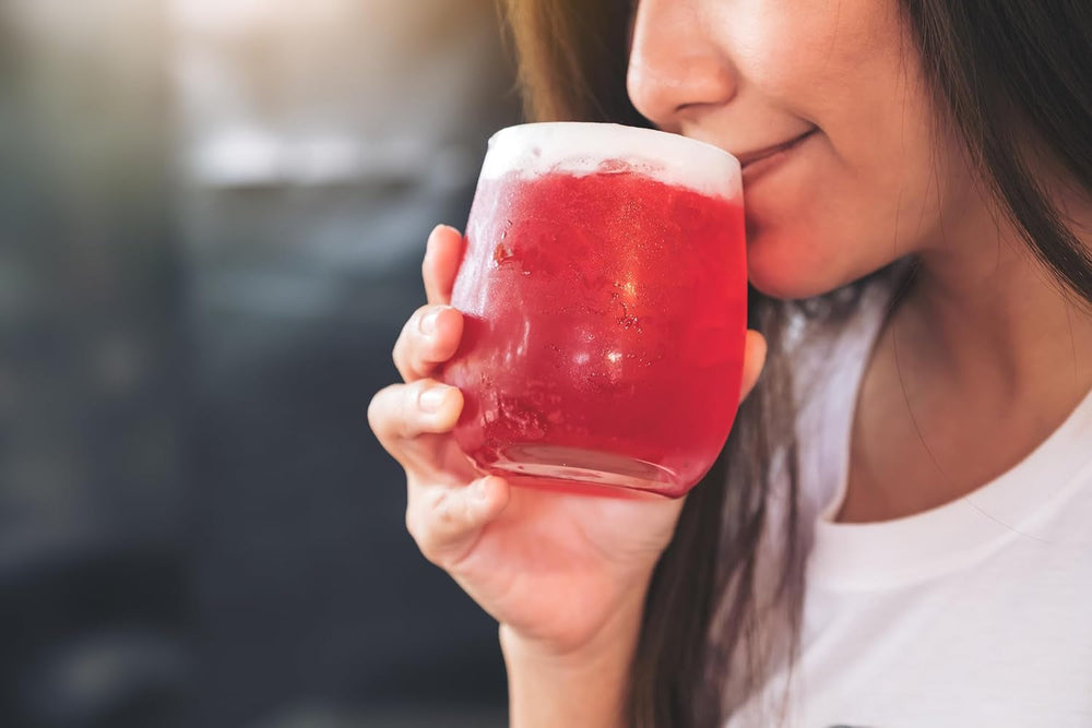 LOYD - Ceai rece cu căpșuni și zmeură - 12 pliculețe piramidale, ceai rece de vară, ceai rece aromatizat, cu ingrediente naturale, apă aromatizată, fără adaos de zahăr, preparat la rece - 30 g