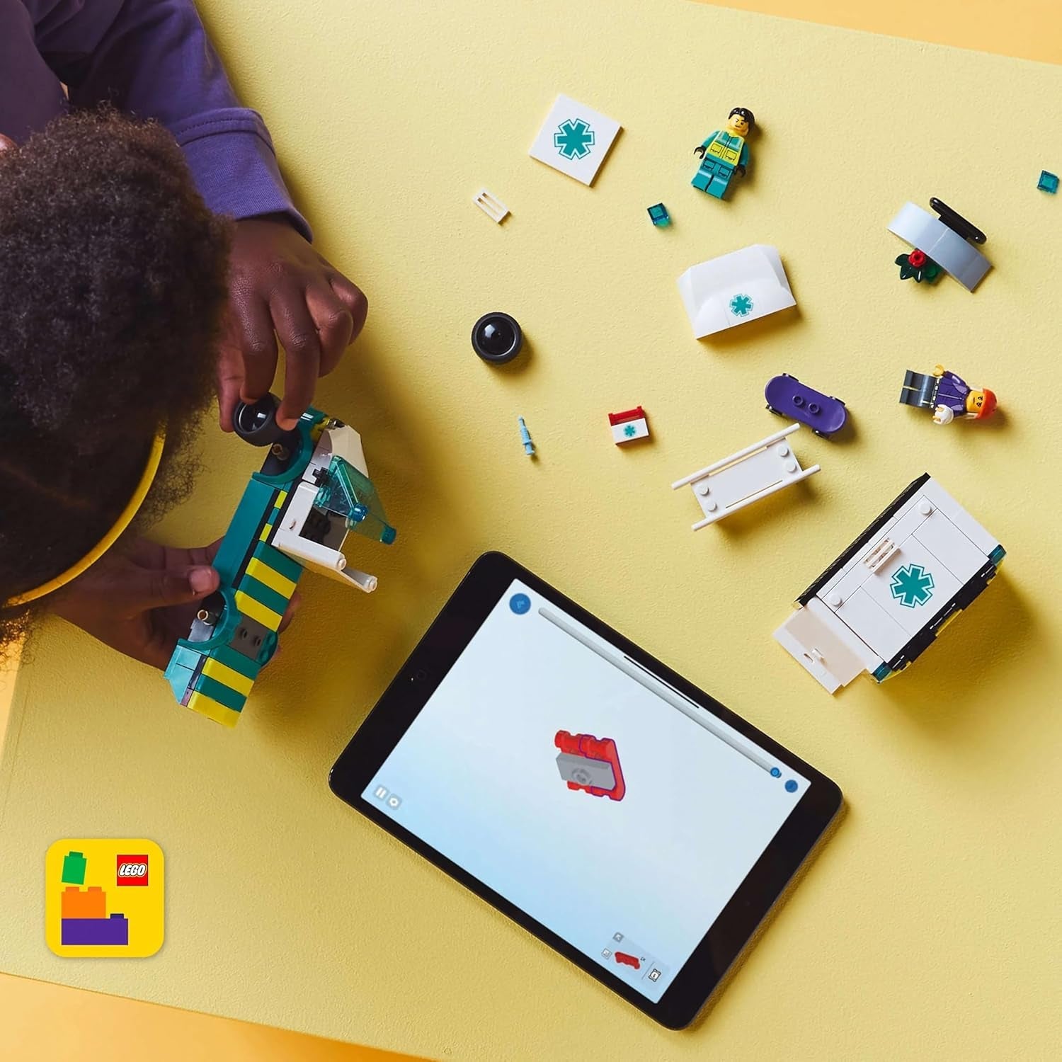 Ambulanza LEGO City - giocattolo con 2 minifigure (skateboarder e autista) - giocattolo educativo per ragazzi e ragazze dai 5 anni - idee regalo per compleanno e vacanze 60451 Set da costruzione Besuche den LEGO-Store