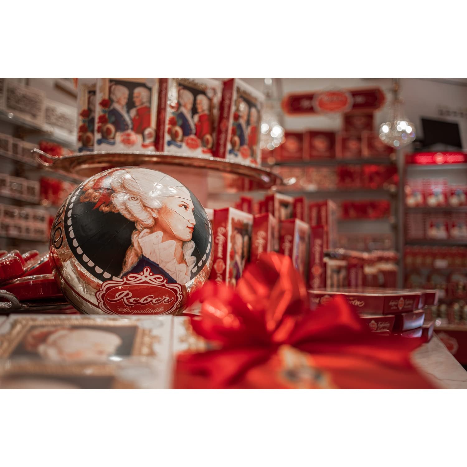 Reber Autentiche Sfere di Mozart Edizione Natalizia Praline di Cioccolato Fondente Torrone di Marzapane Confezione Regalo di Natale Ideale da 12