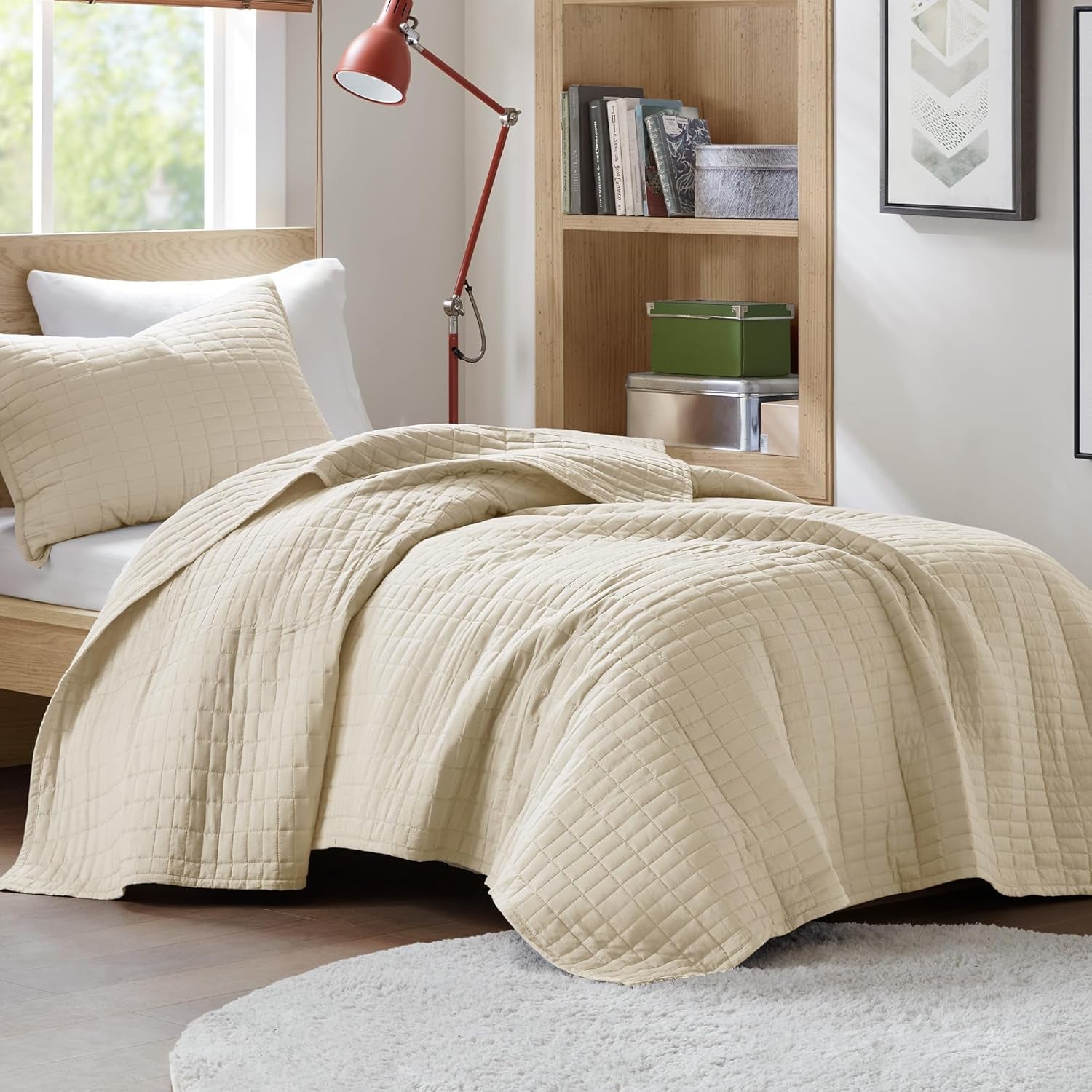 Comfort Spaces Kienna Quilt Set, cusături duble de lux, pătură de vară, ușoară, moale, lenjerie de pat pe tot parcursul anului, față de pernă asortată, albă, pătură pentru paturi King Size (264.2 X 228.6 Cm), Plapumi si pilote Naty Shop Fildeș Twin/Twin Xl(66"X90")
