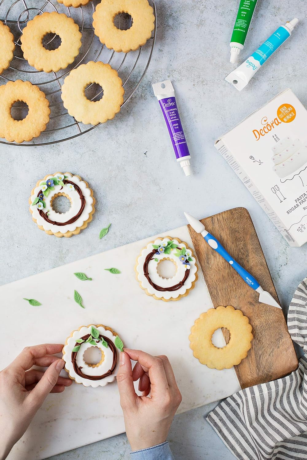 0255301 Set forme de biscuiți, rotunde-ondulate, 6 piese, 1,5/2,5/3,5/5/6,5/8 cm