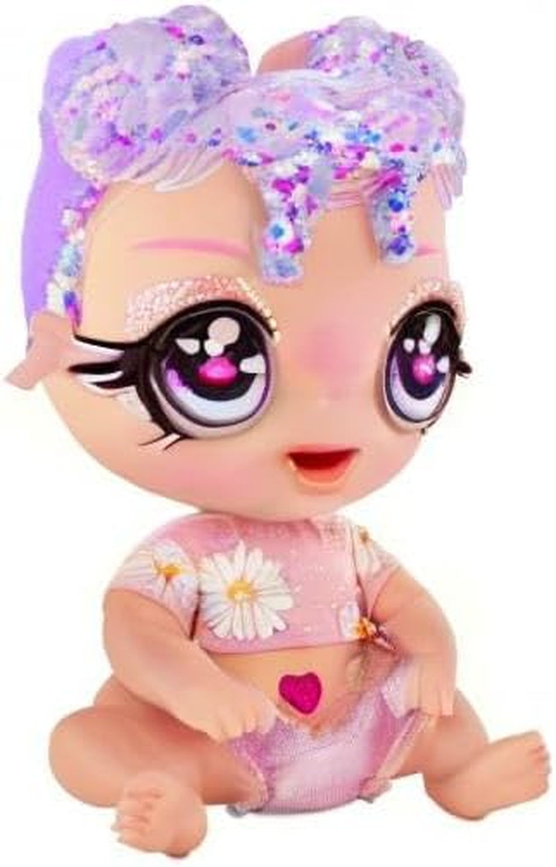 MGA Glitter Babyz - LILA WILDBLOOM - Bambolina con 3 magici cambi di colore attraverso l'acqua ghiacciata - con capelli lilla glitterati, vestito a fiori selvatici, pannolino, biberon e ciuccio - per bambini dai 3 anni