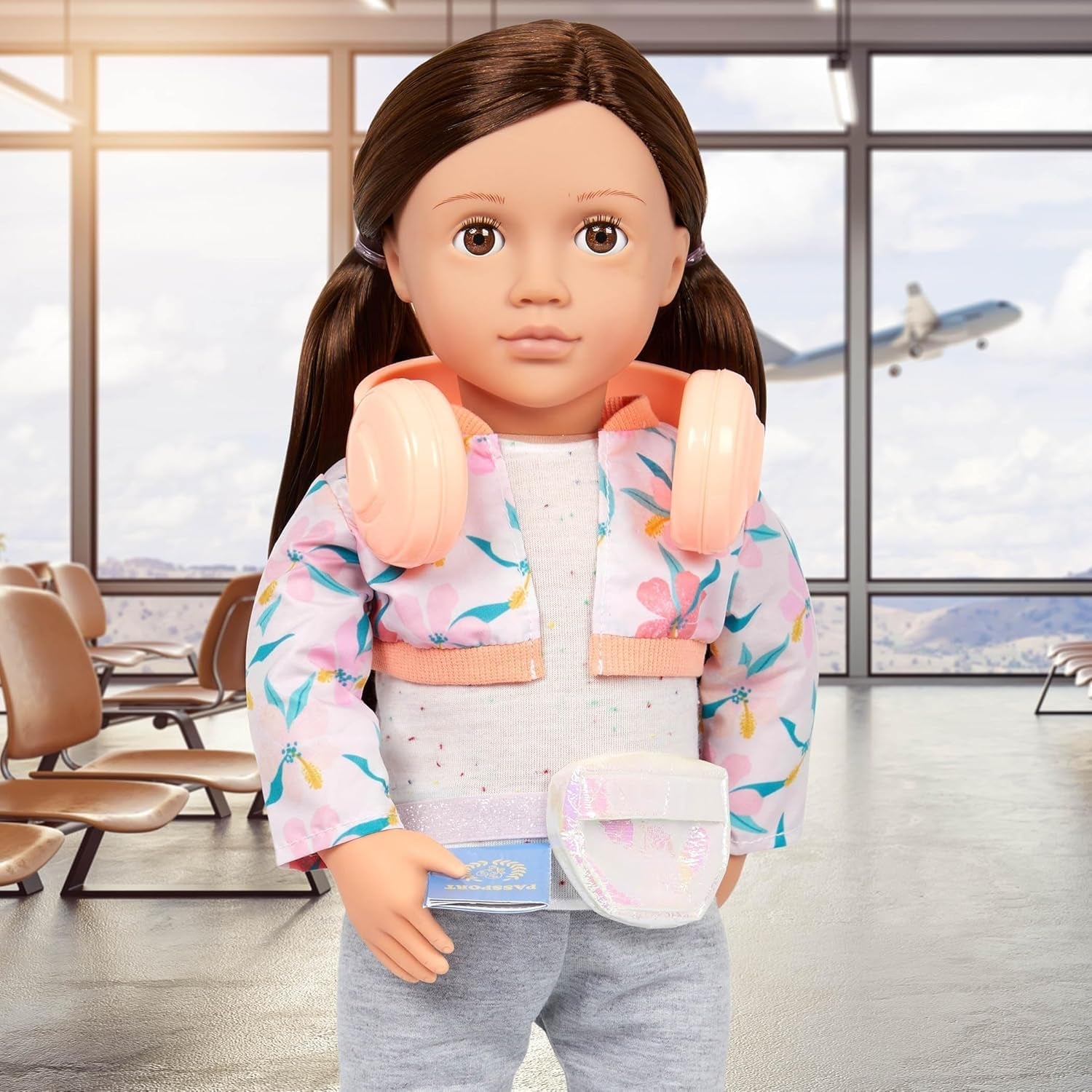 Our Generation - Reese - Bewegliche 46 cm-Puppe - Lebensechte braune Augen & langes braunes Haar - Handgepäck und Reisezubehör - Vorgetäuschtes Spiel - Spielzeug für Kinder ab 3 Jahren