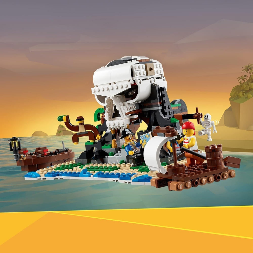 Set nave pirata 3-in-1 LEGO Creator, giocattolo con 3 opzioni di costruzione, costruisci una taverna dei pirati o un'isola dei pirati con teschi, include 3 minifigure di avventura di gioco di ruolo 31109 Set di costruzione Besuche den LEGO-Store