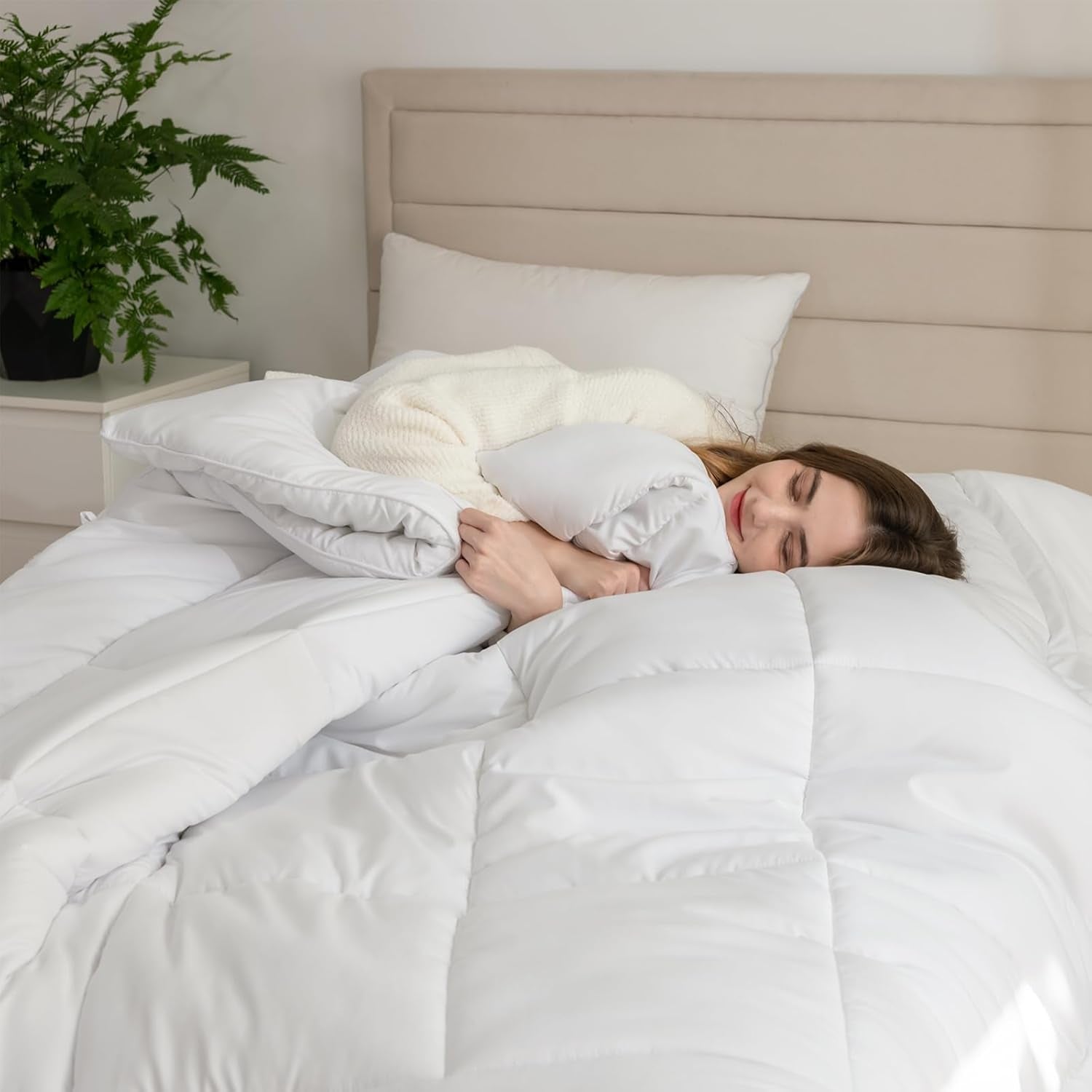 Good Nite Piumino Invernale 200X200 Cm 460 G/m² Caldo Piumino per Biancheria da Letto Invernale Trapunta Imbottita in Poliestere Coperta per Dormire Bianca in Microfibra 200X200 Cm Trapunte e Trapunte Naty Shop