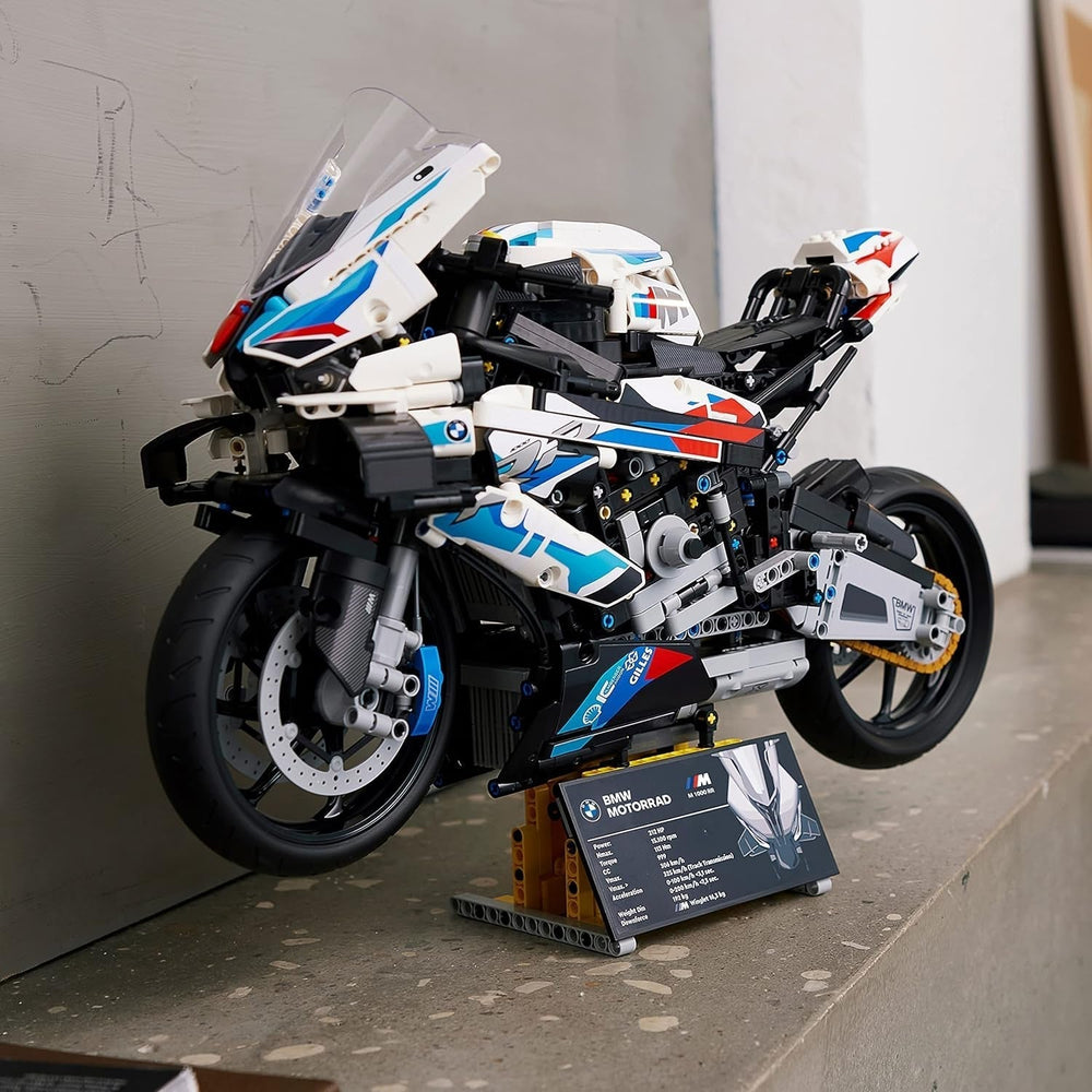 LEGO Technic BMW M 1000 RR Modello di motocicletta Kit per adulti Set come regalo artigianale per uomini e donne Decorazione per la casa o l'ufficio 42130 Kit di costruzione Besuche den LEGO-Store