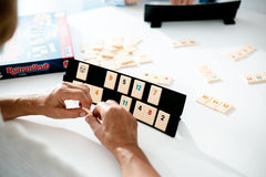 Jumbo Spiele Original Rummikub Classic - der Spieleklassiker unter den Gesellschaftsspielen - für Erwachsene und Kinder ab 7 Jahren JUM17571 Mehrfarbig 2,7 x 3,7 cm