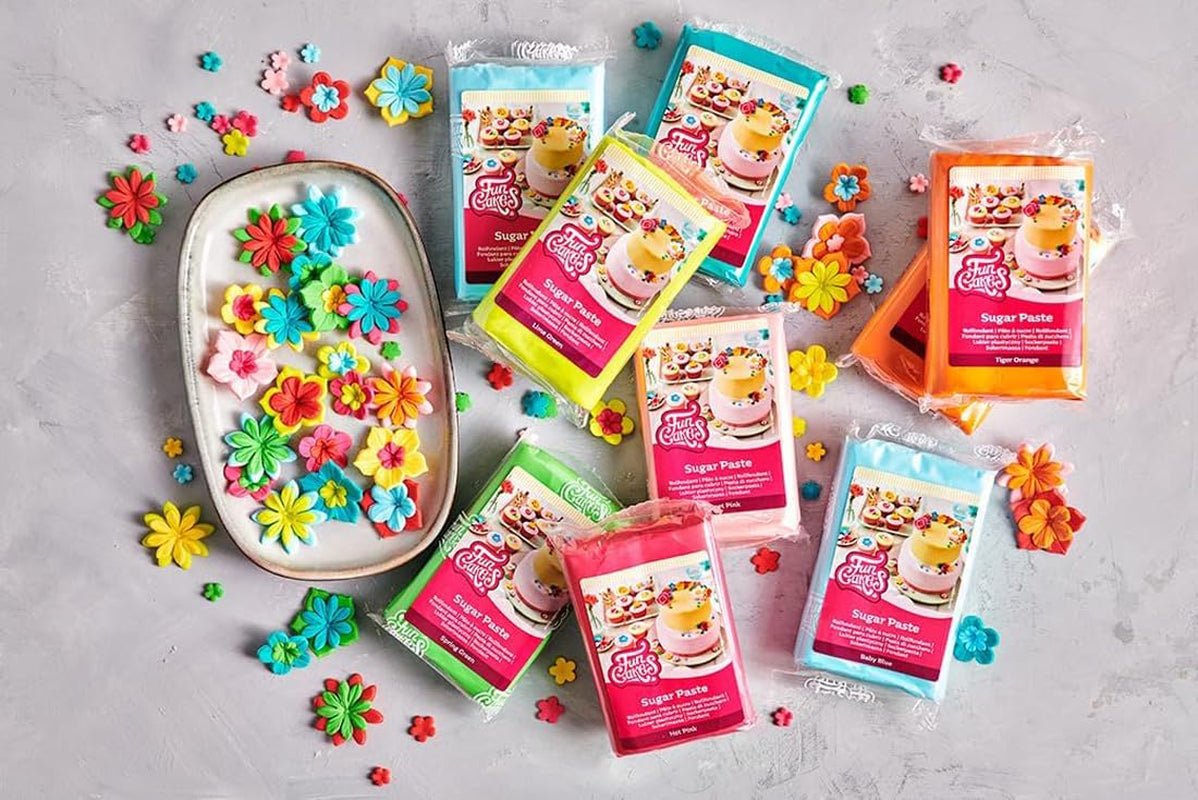 FunCakes Fire Red fondant laminat: ușor de utilizat, neted, flexibil, moale și pliabil, perfect pentru decorarea prăjiturilor, halal, kosher și fără gluten, 1 kg (1 pachet) Pasta de zahar Naty Shop